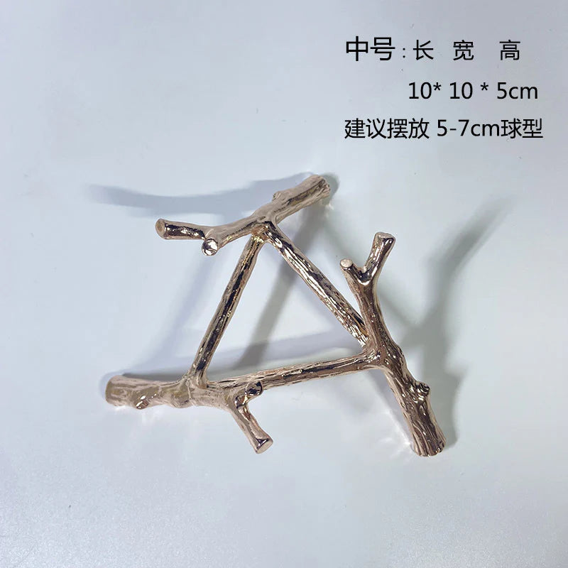 メタルトライアングルクリスタルスタンド - 幾何学的ボールホルダー&ディスプレイベース