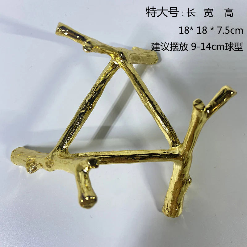 メタルトライアングルクリスタルスタンド - 幾何学的ボールホルダー&ディスプレイベース