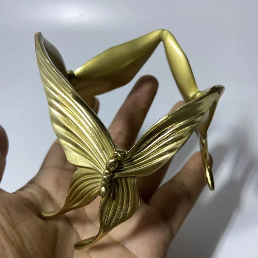 バタフライクリスタルボールスタンド - カパーベース&アートなホームデコレーション