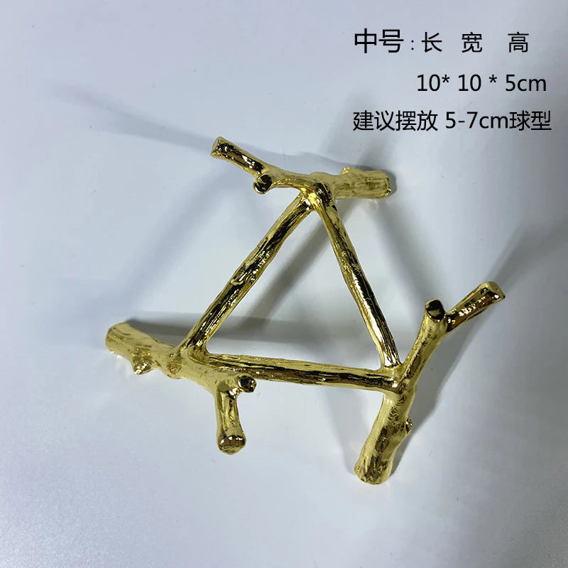 メタルトライアングルクリスタルスタンド - 幾何学的ボールホルダー&ディスプレイベース