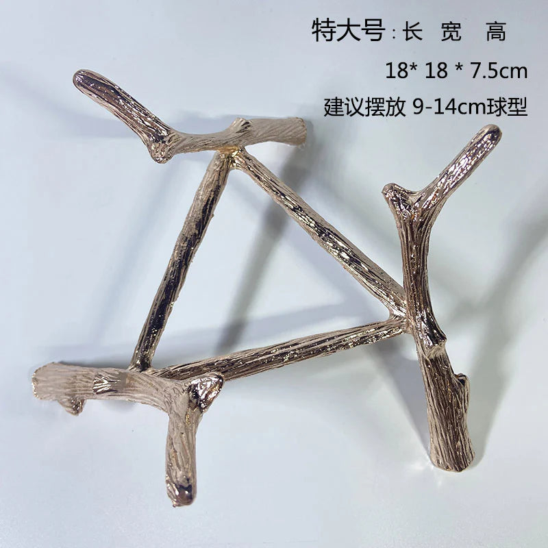 メタルトライアングルクリスタルスタンド - 幾何学的ボールホルダー&ディスプレイベース