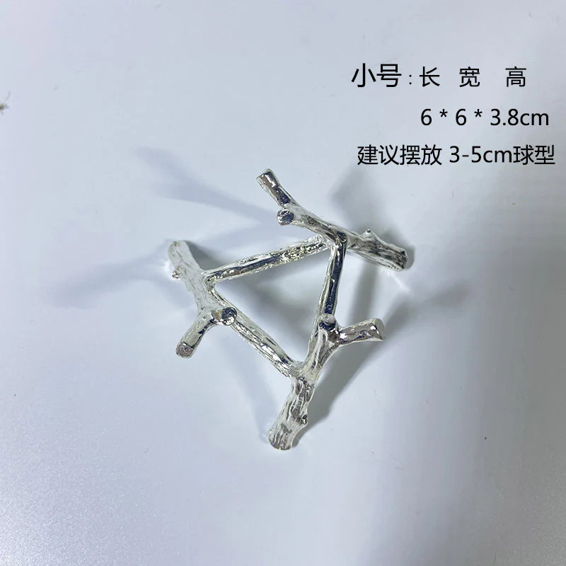 メタルトライアングルクリスタルスタンド - 幾何学的ボールホルダー&ディスプレイベース